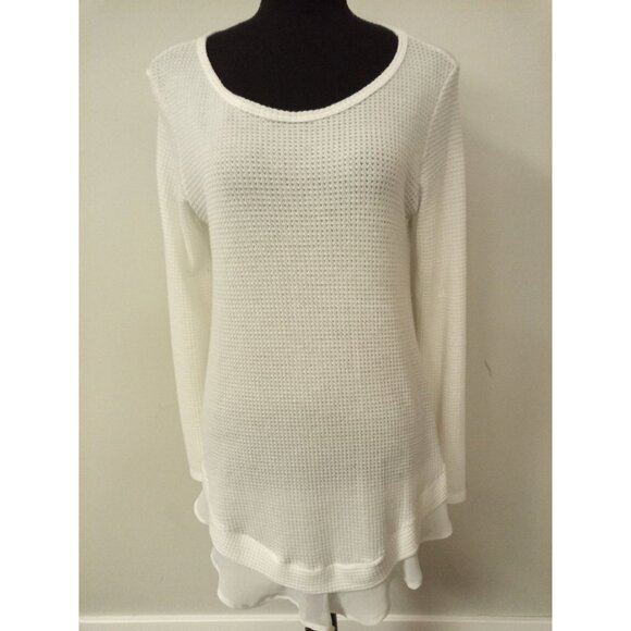 Coco and Main Women's White Crewneck Sweater Size Medium - Picture 1 of 6